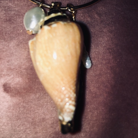 Custom Handmade Shell Necklace & Matching Earrings - Picture 12 of 16